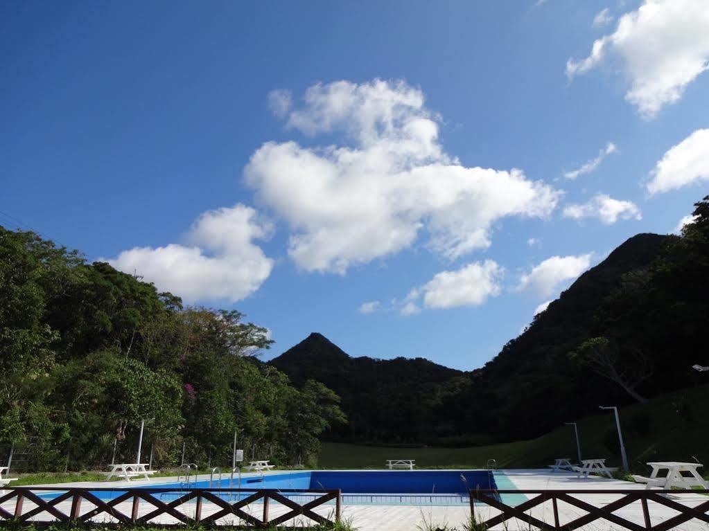 Motobu Green Park And Golf Course Ngoại thất bức ảnh
